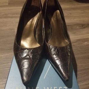 Nine West brown Croc pumps